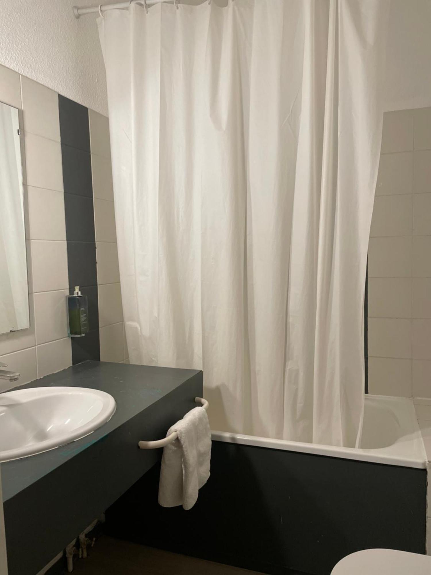 Theatre Hotel Chambéry Kültér fotó