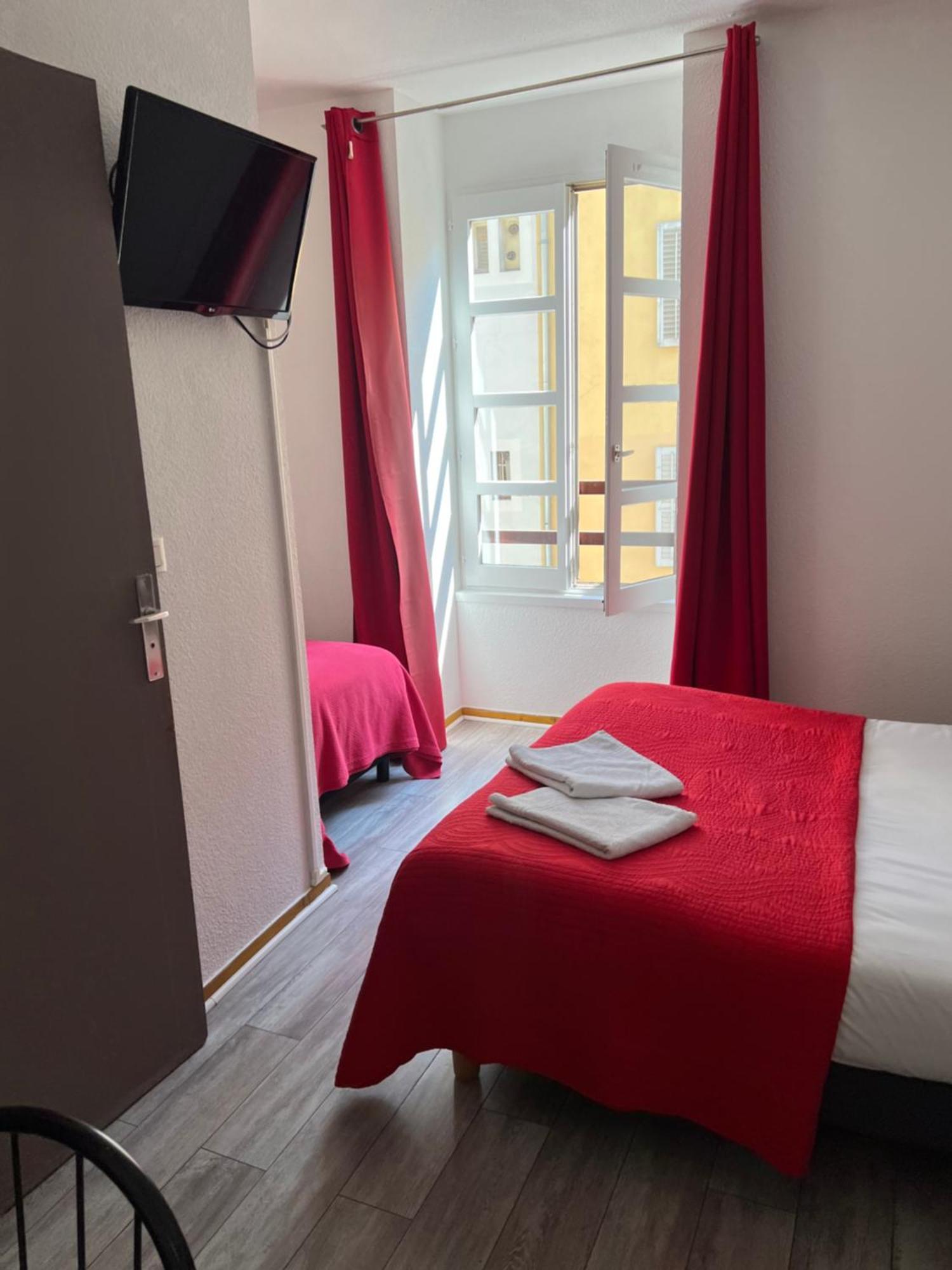 Theatre Hotel Chambéry Kültér fotó
