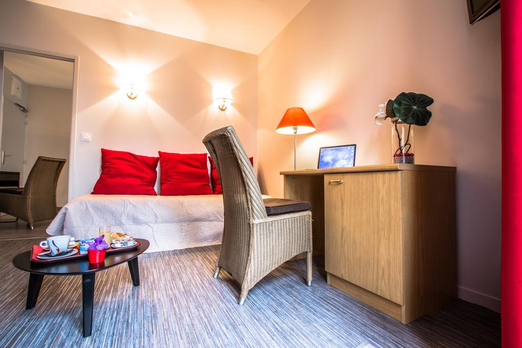 Theatre Hotel Chambéry Kültér fotó