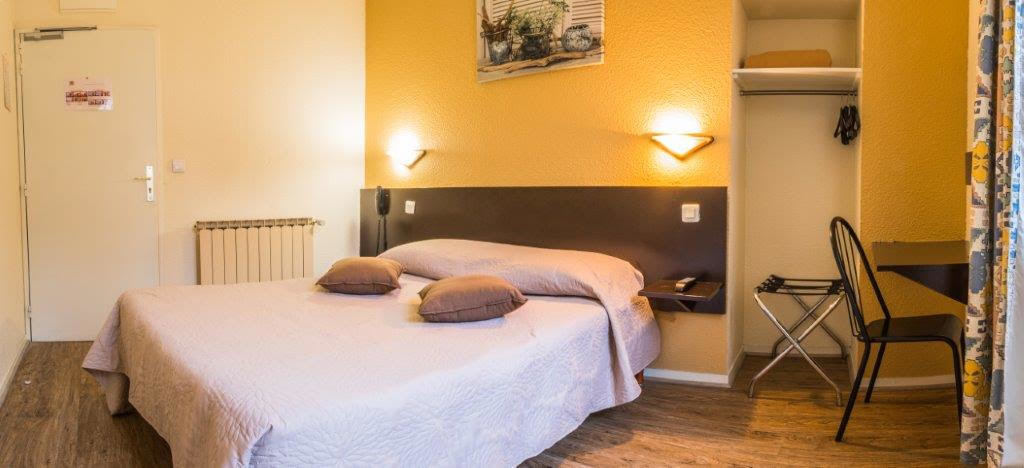 Theatre Hotel Chambéry Kültér fotó